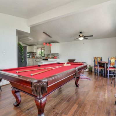 Gorgeous 8ft Red Felt Pool Table $800.00