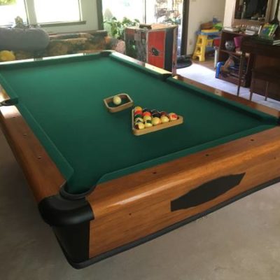 Full Size (8') Chicagoan Pool Table w/ cues, balls, accessories, etc - EX condition! ($800 OBO)